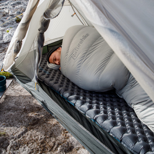 Матрац надувний надлегкий Naturehike CNH22DZ018, овальний, із мішком для надування, 183 см, сірий