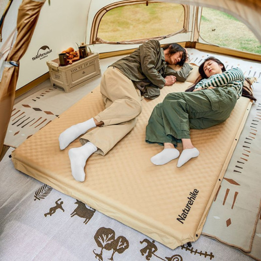 Коврик самонадувающийся двухместный с подушкой Naturehike CNK2300DZ014, 30 мм, бежевый