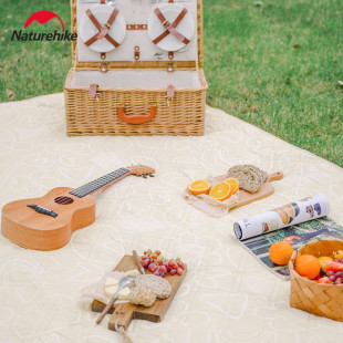 Коврик для пикника водостойкий Naturehike CNH22DZ025, 240x200 см, бежевый с принтом